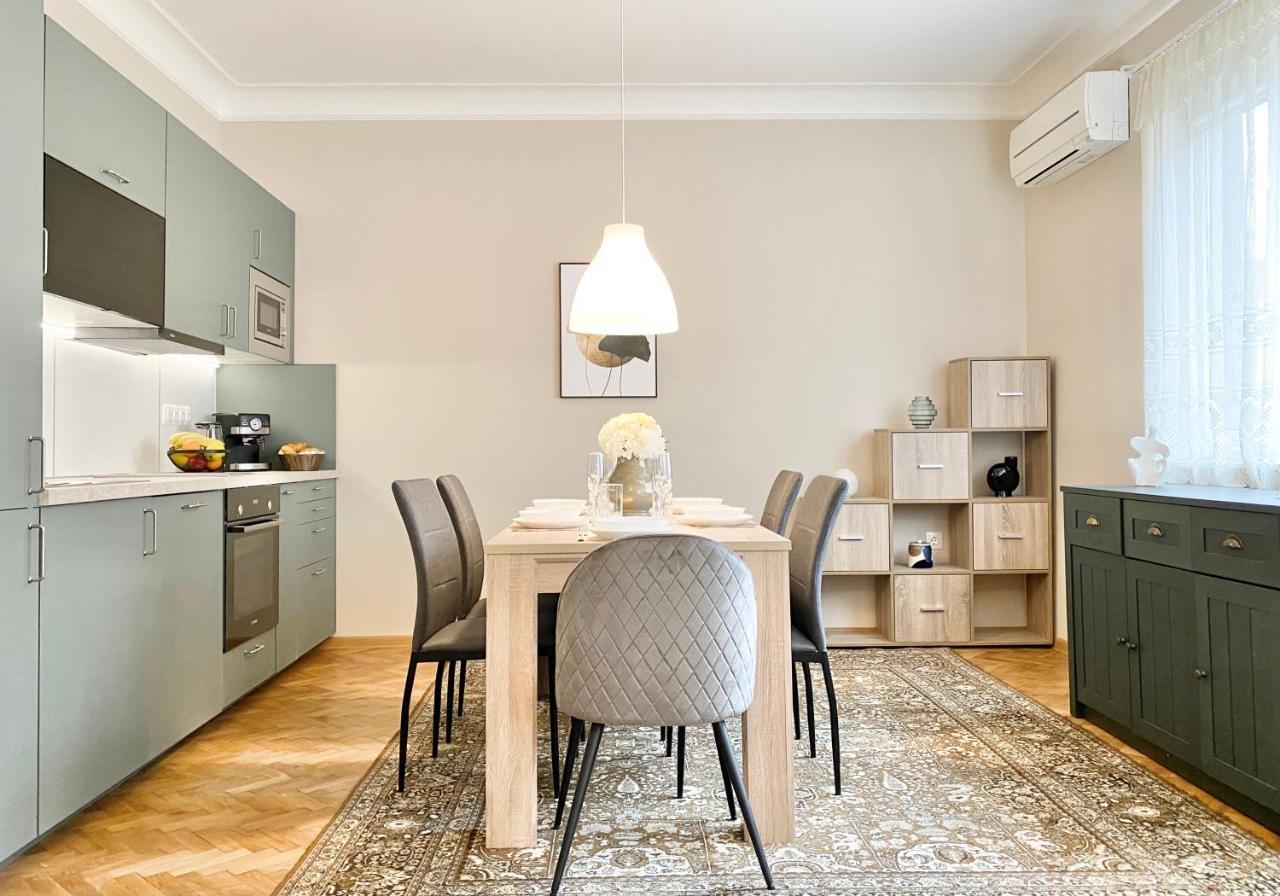 Top Centre Sofia Apartment For 6 Guests Ngoại thất bức ảnh