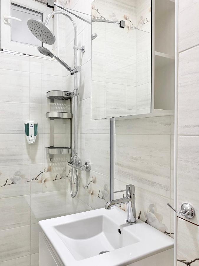 Top Centre Sofia Apartment For 6 Guests Ngoại thất bức ảnh
